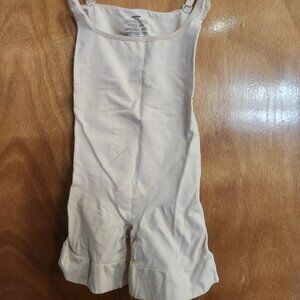 SKIMS Everyday Sculpt Mid Thigh Bodysuit Size LARGE Beige